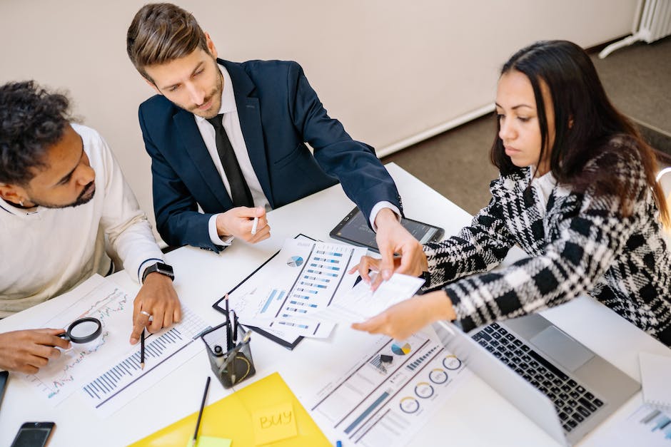Breaking Down Barriers: How Virtual Data Rooms Can Simplify Collaboration in Complex Business